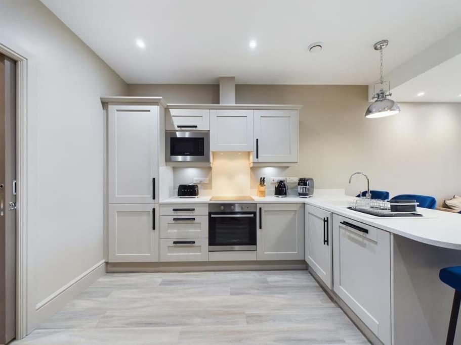 Marlborough On Lisburn Road By Lesley Apartment