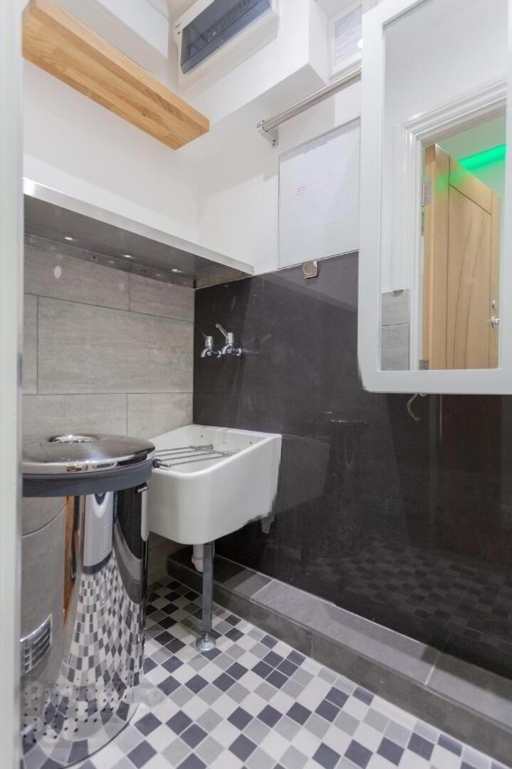 Central Belfast Apartments Alfred Street * Belfast