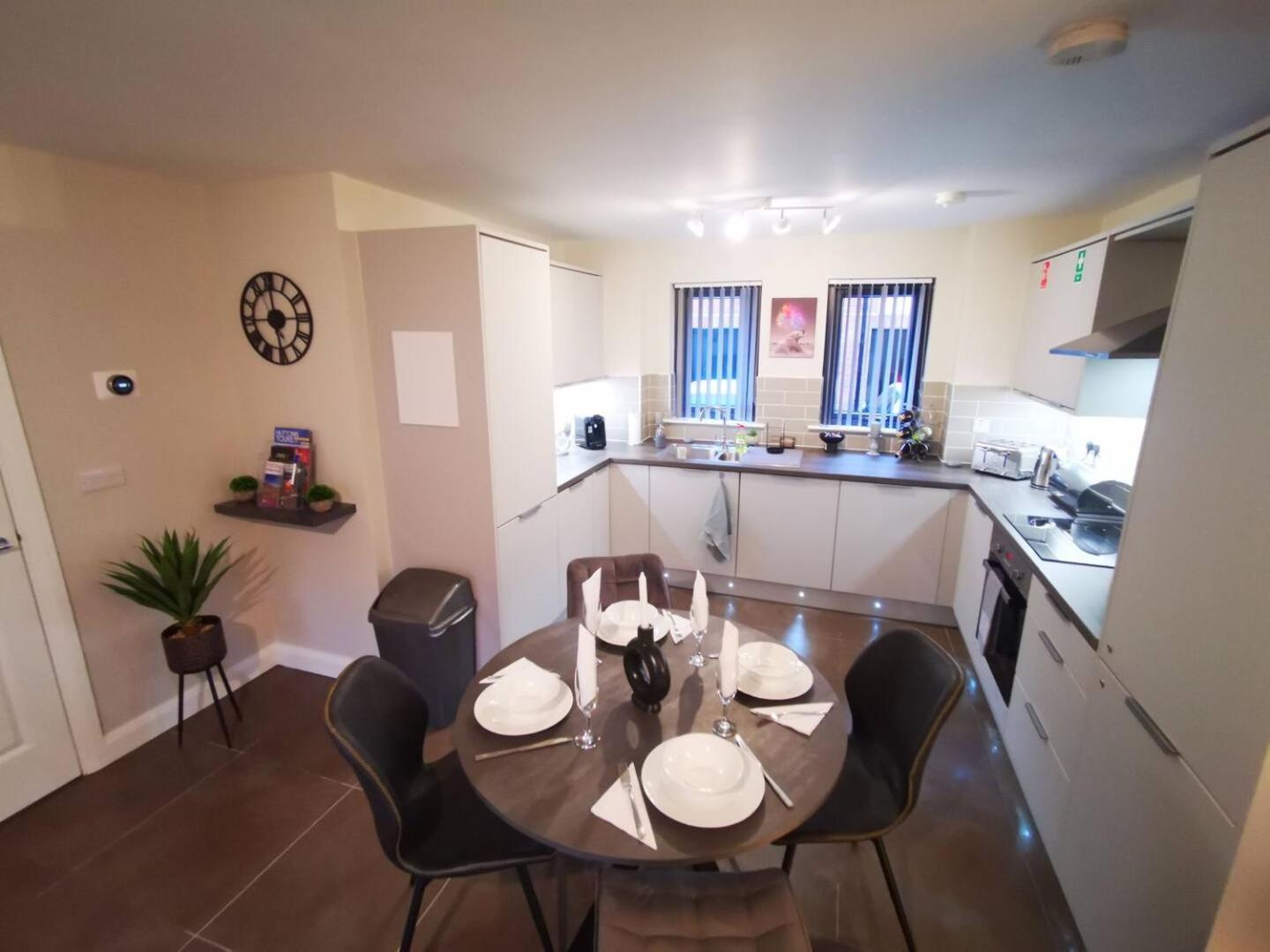 Apartment 2 Bedroom Luxurious Modern