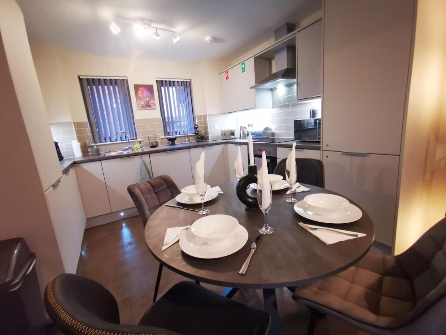 2 Bedroom Luxurious Modern