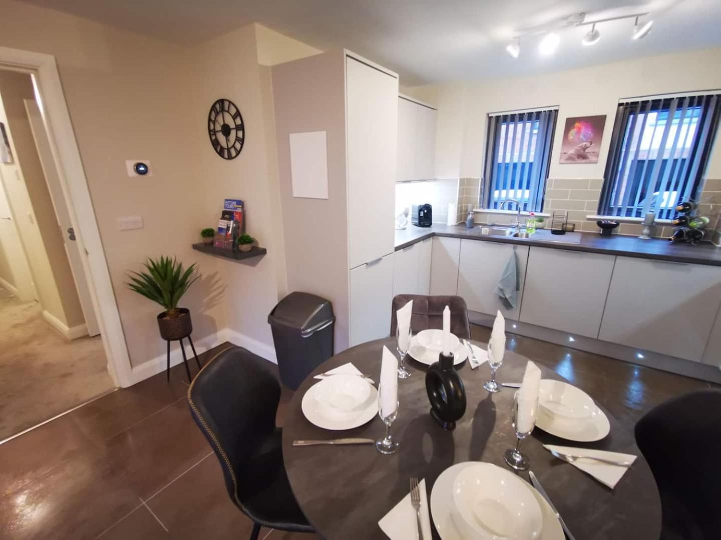 2 Bedroom Luxurious Modern Belfast