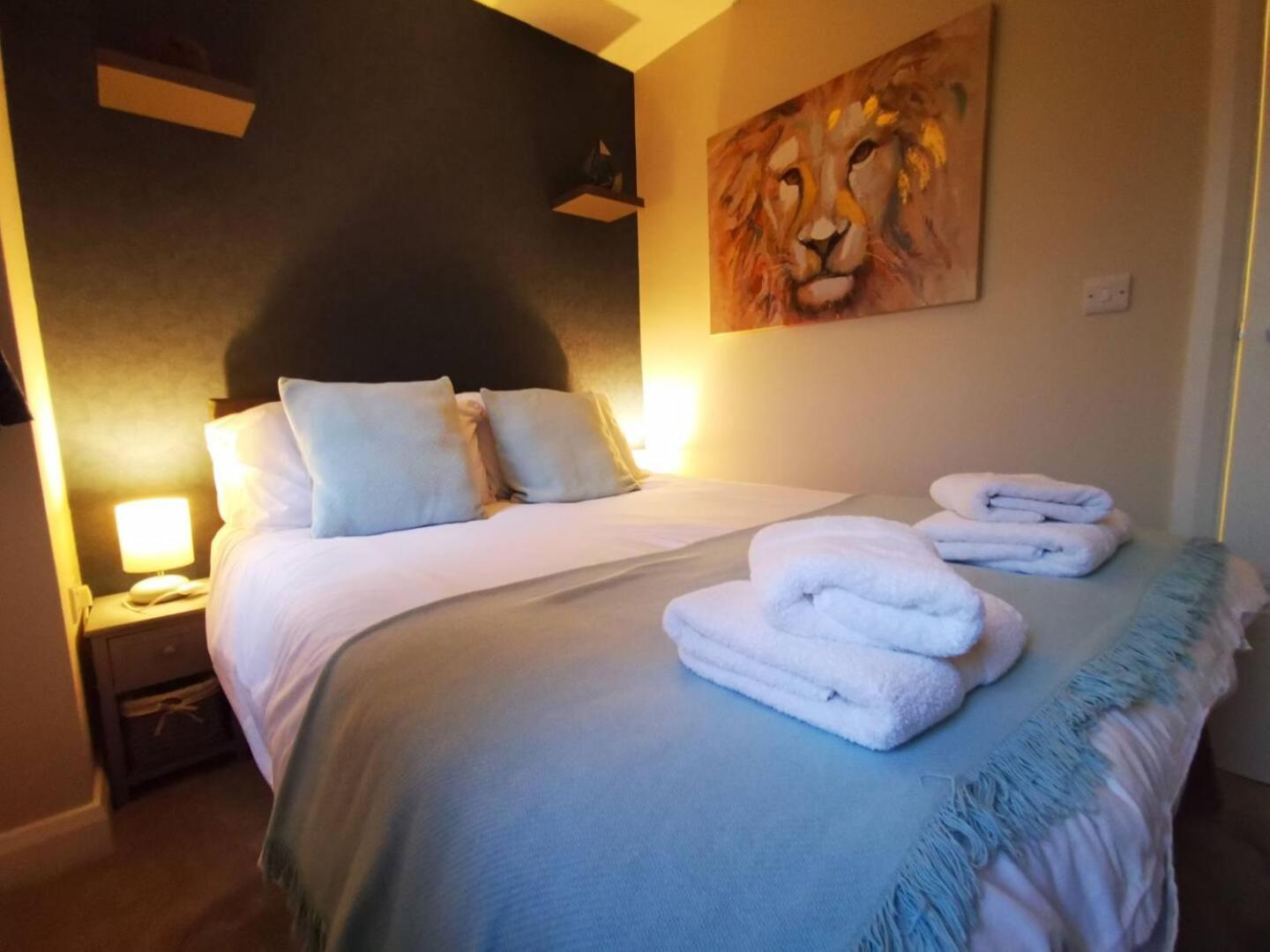 2 Bedroom Luxurious Modern * Belfast