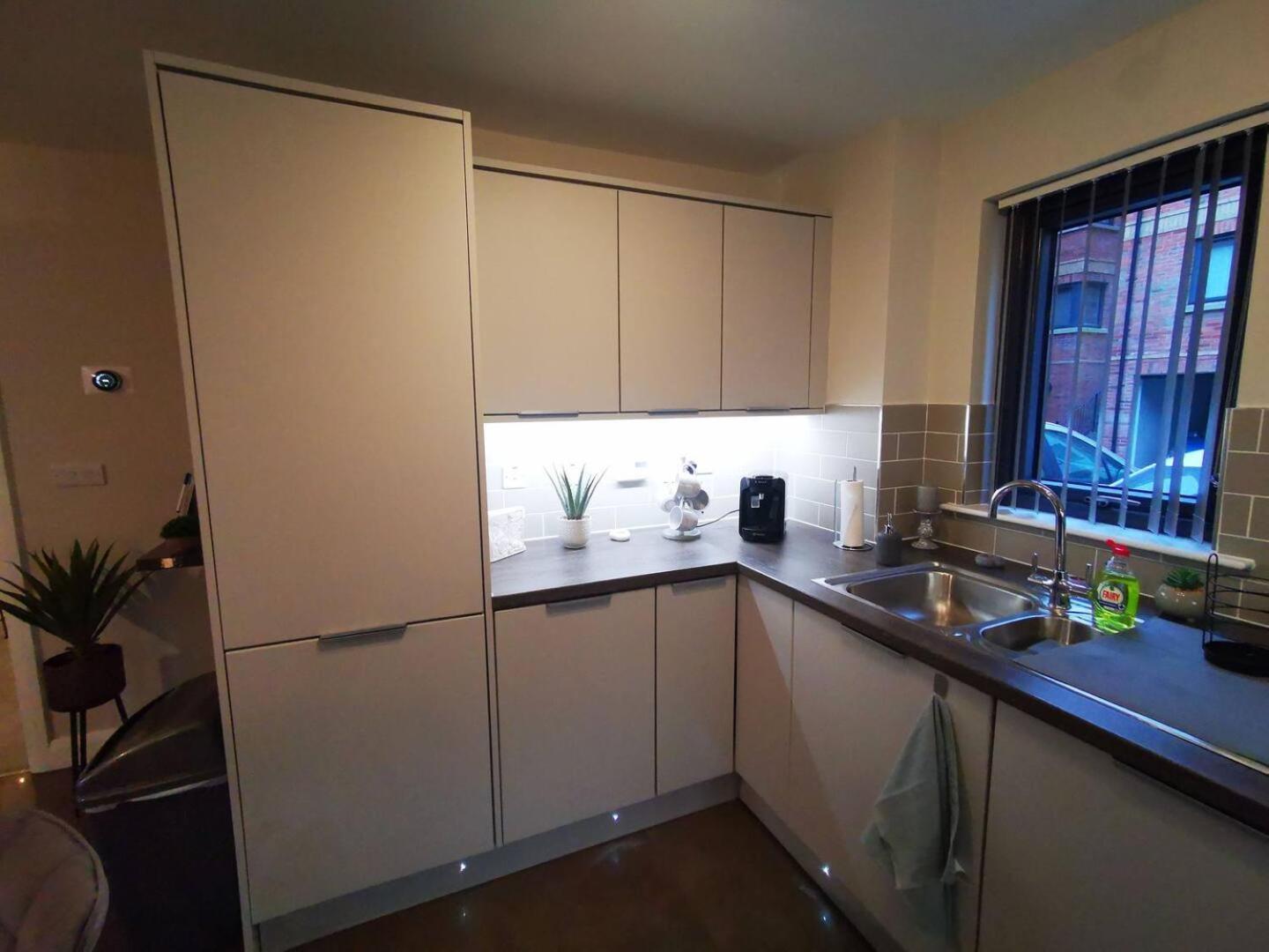 2 Bedroom Luxurious Modern Apartment