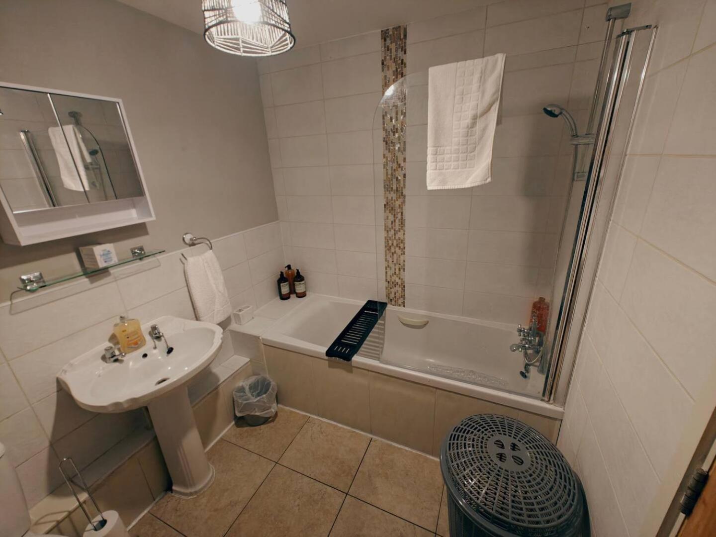 2br Cosy Centre Belfast