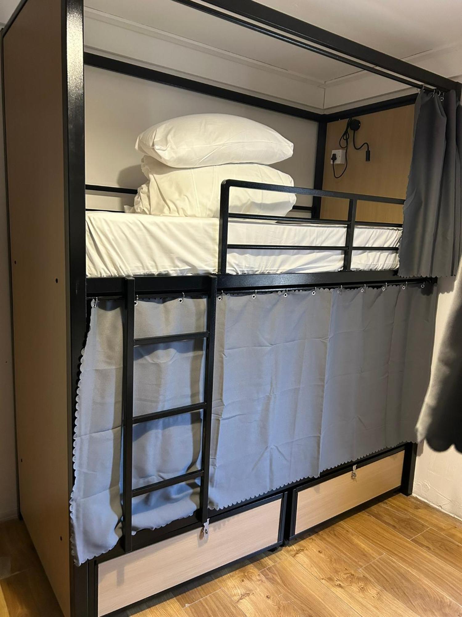 Lagan Backpackers Hostel *