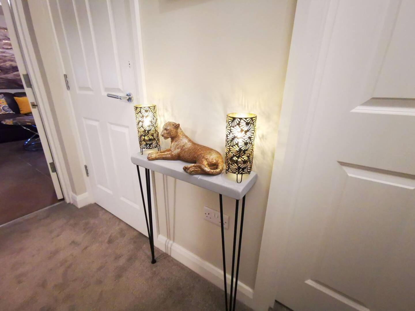 2 Bedroom Luxurious Modern Apartment Belfast