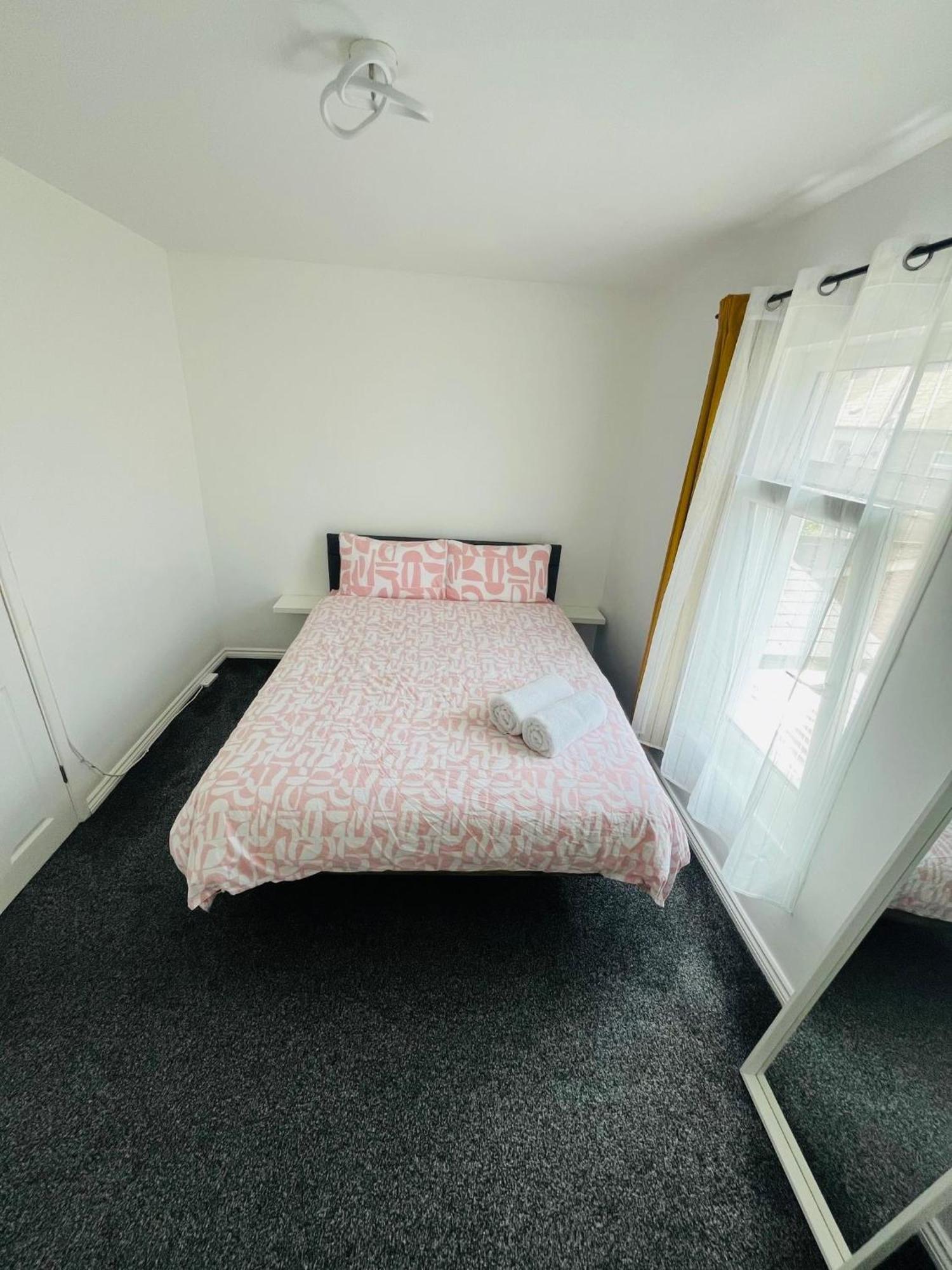 Cosy House With Floating Beds In * Belfast