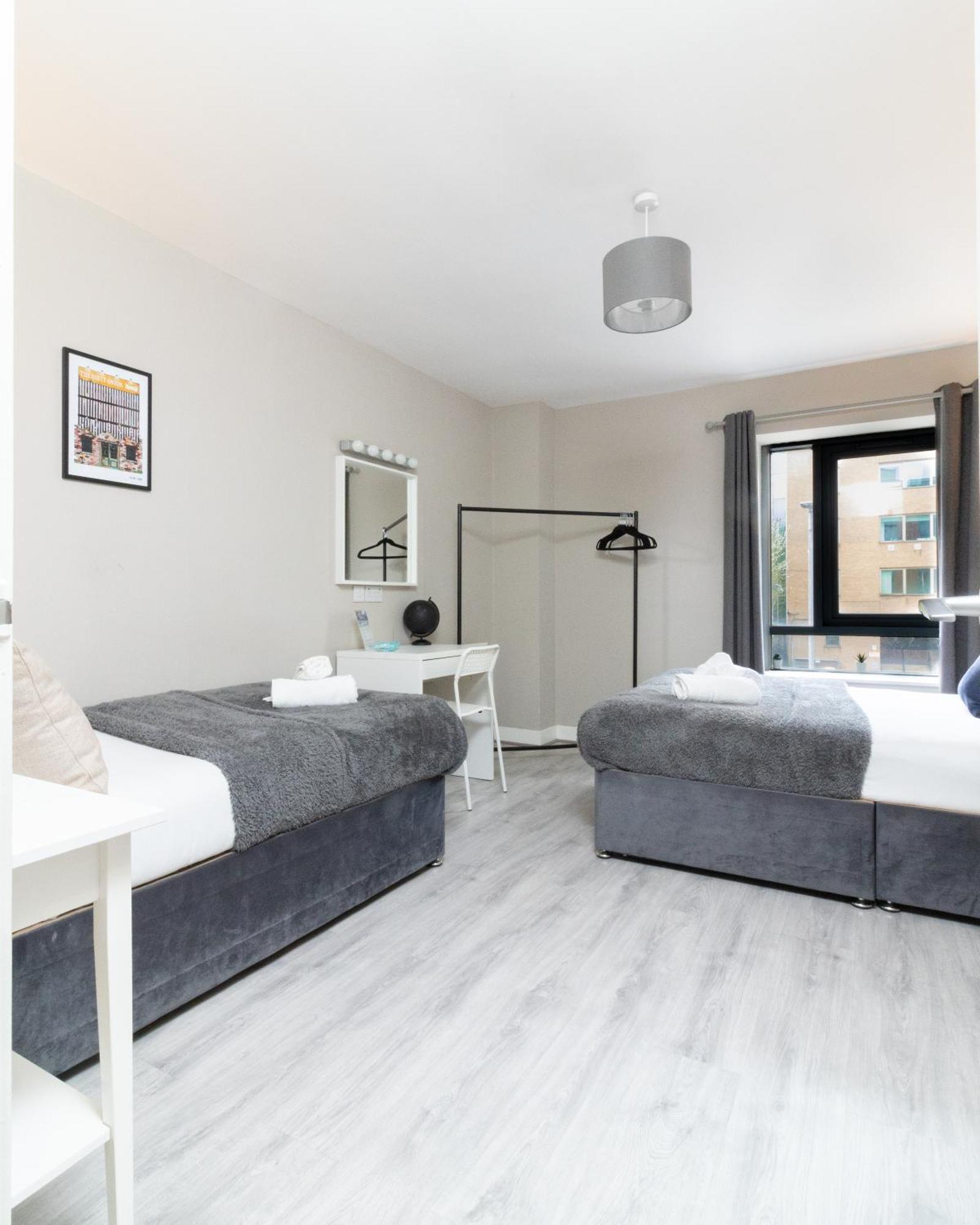 Quarters: Modern Centre Hub 3 Bed * Belfast