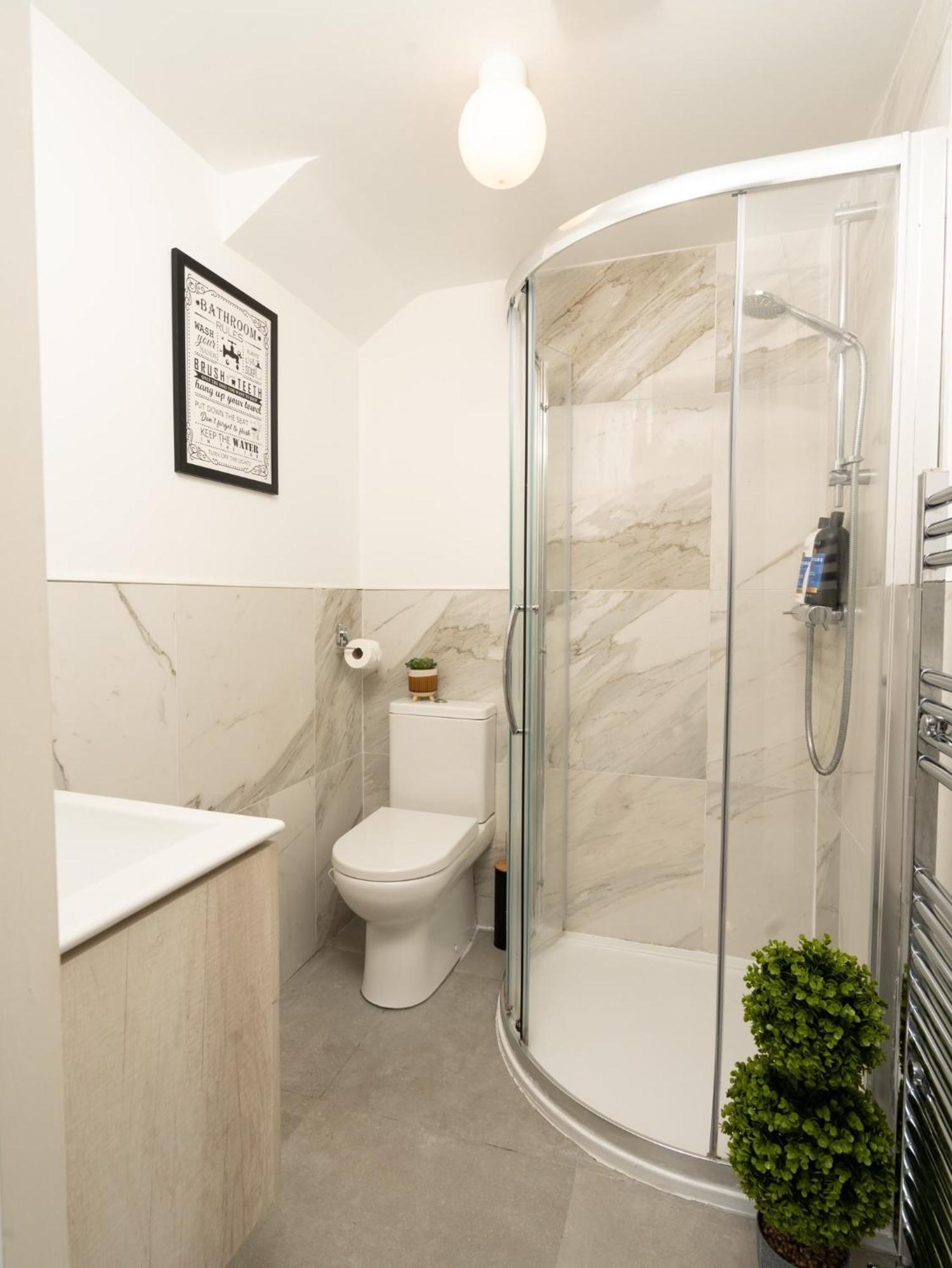 The Botanic Way - Centre Duplex With Free Parking And Views Belfast