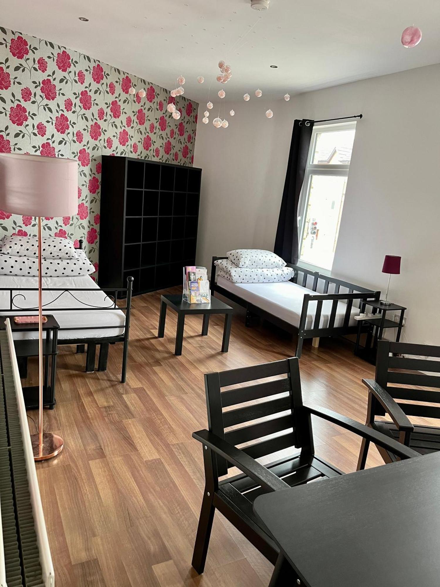 Entire Pinkapt - Free Parking - Up To 4 Guests - 3 Beds - Close To Centre Belfast