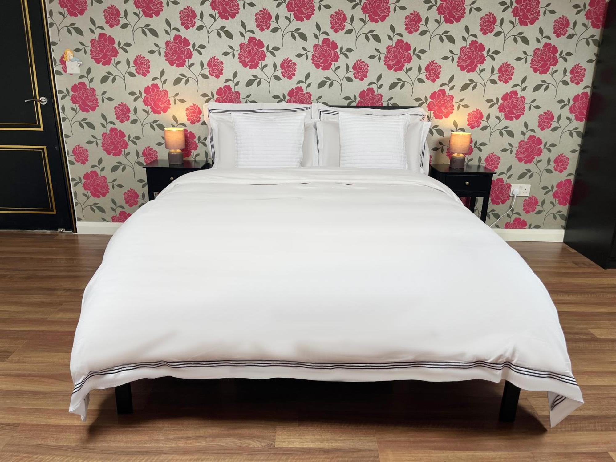 Entire Pinkapt - Free Parking - Up To 4 Guests - 3 Beds - Close To Centre * Belfast