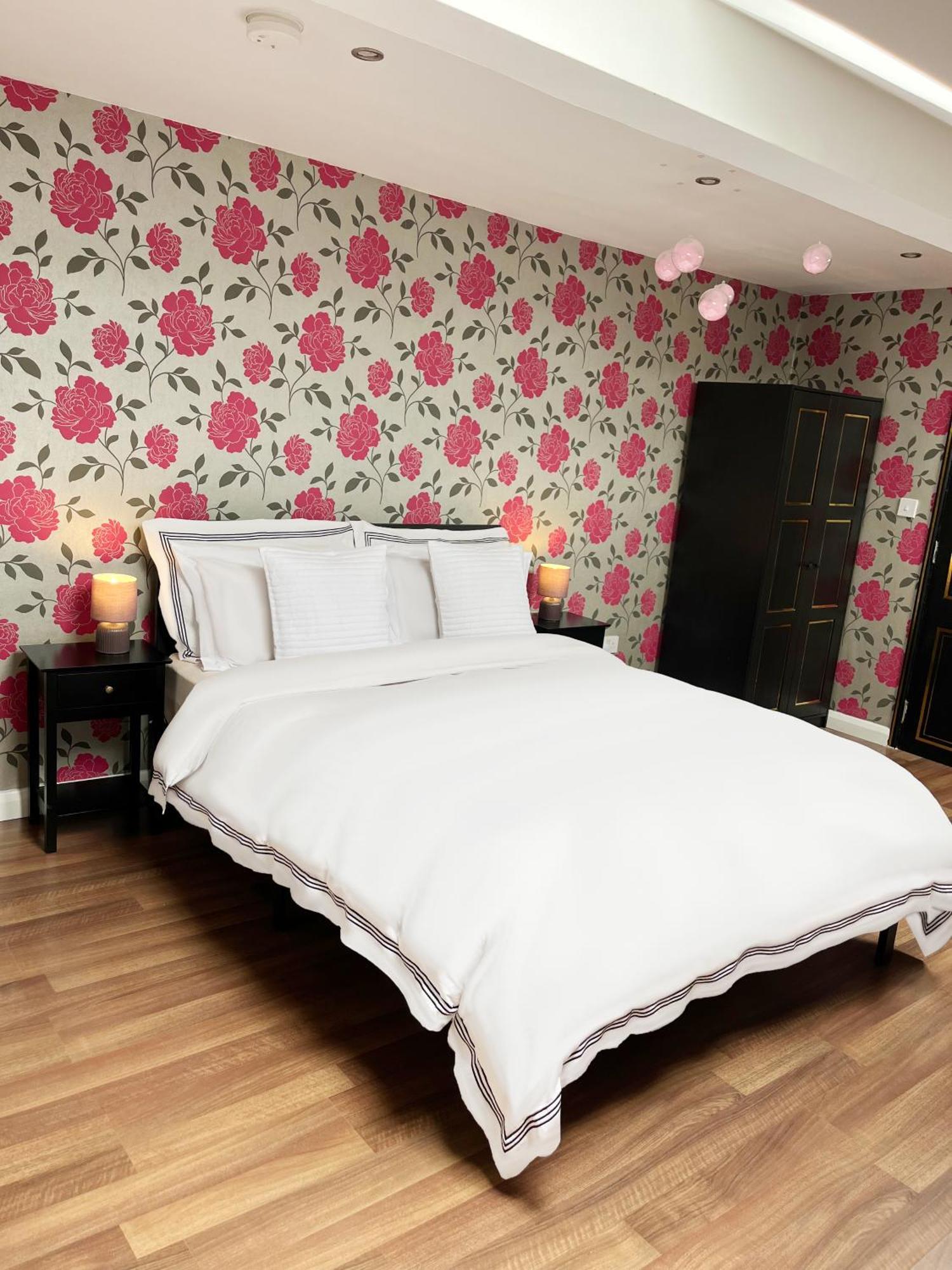 Entire Pinkapt - Free Parking - Up To 4 Guests - 3 Beds - Close To Centre Belfast