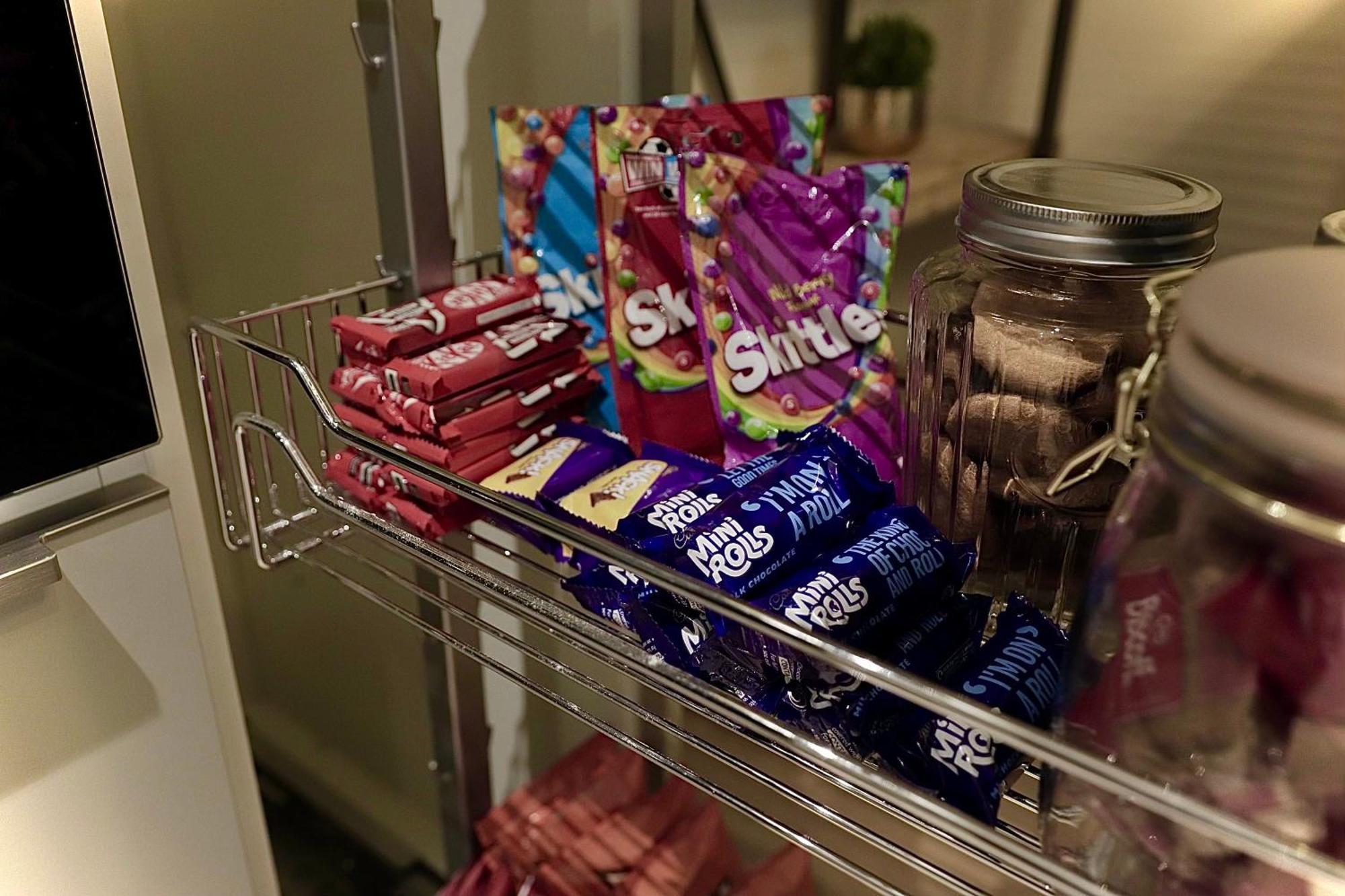 2br Luxury Flat Centre , Free Snacks & Free Netflix Belfast