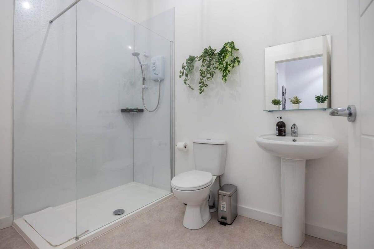 Smart 1 Bedroom In East Village *