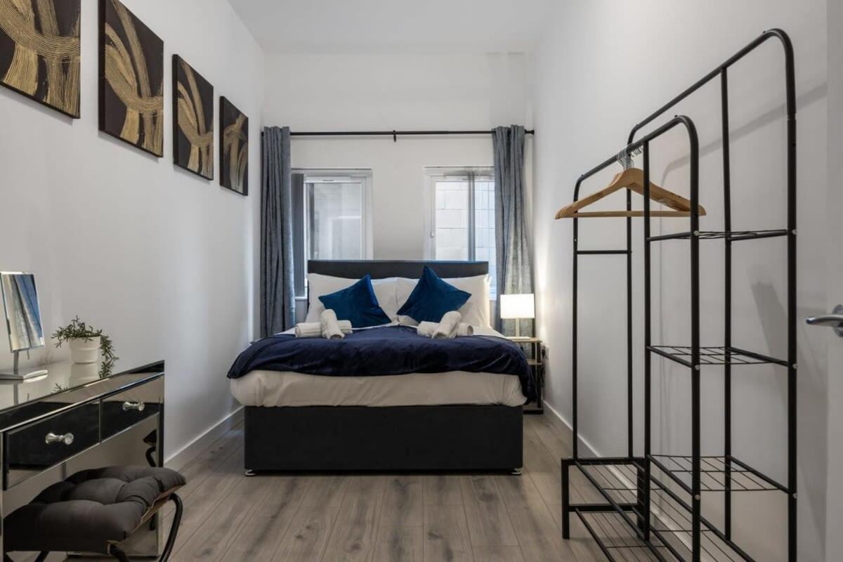 Smart 1 Bedroom In East Village Apartment Belfast
