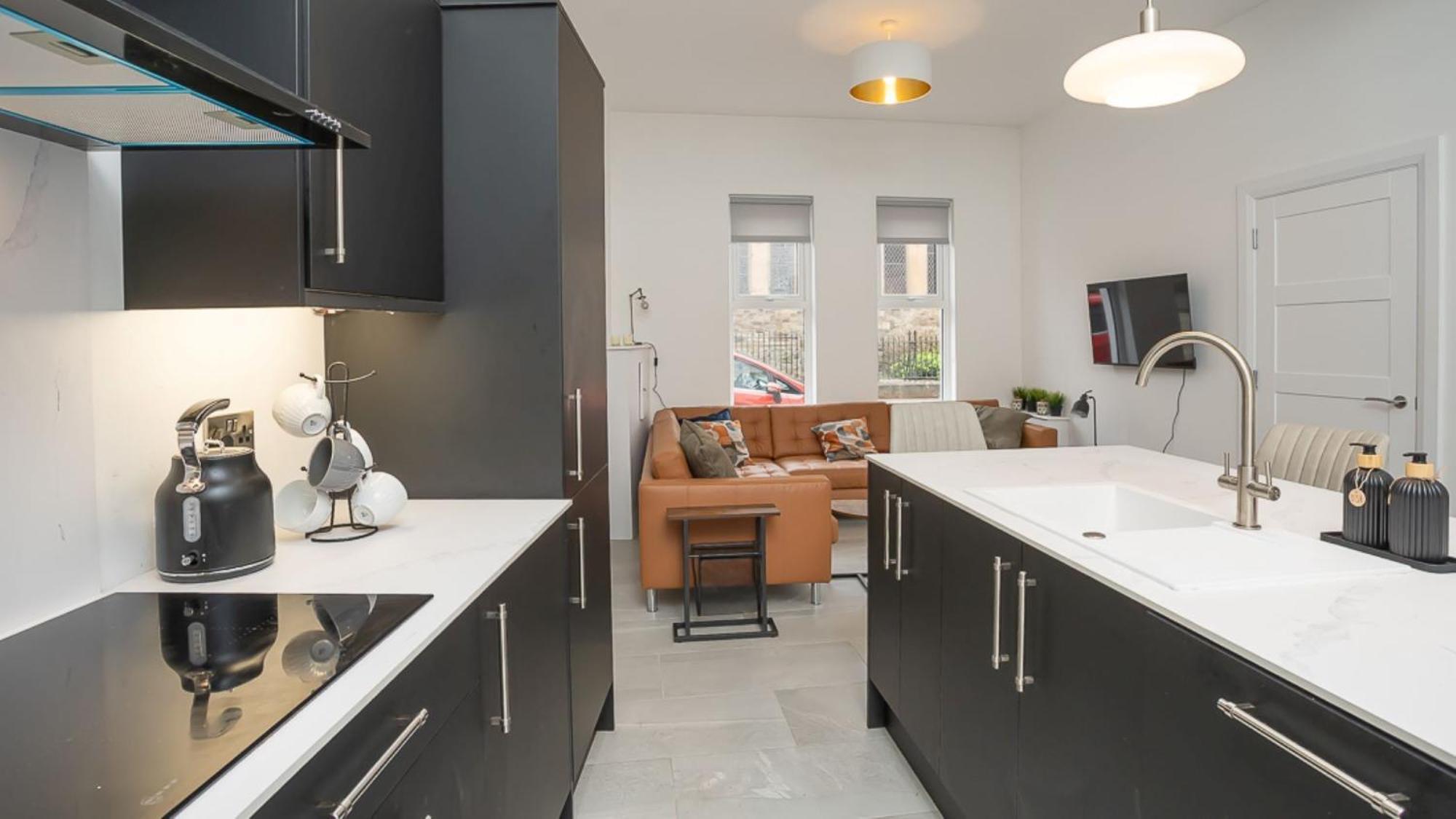 Luxury 4 Bdr House By Breaks