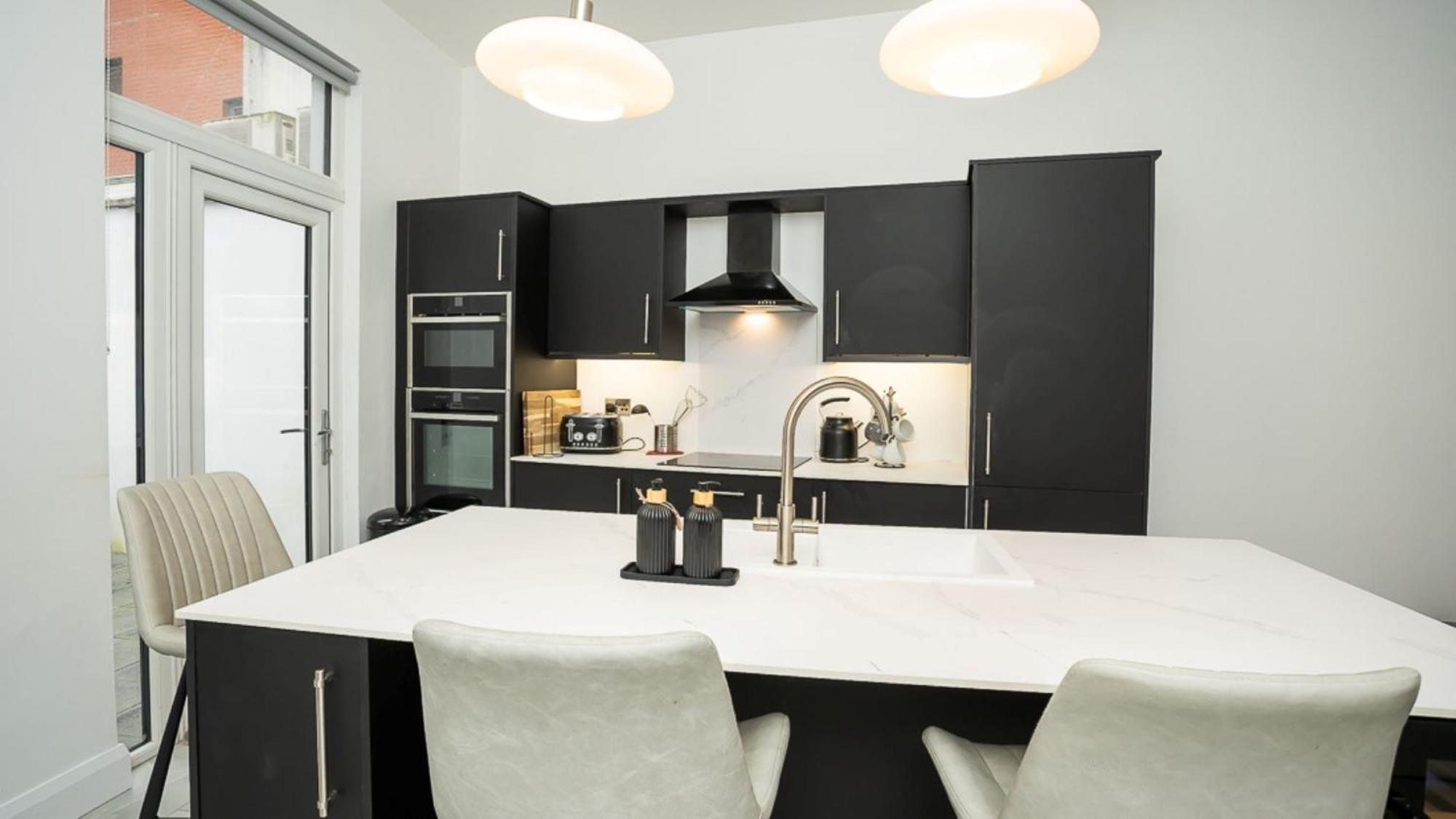 Holiday home Luxury 4 Bdr House By Breaks Belfast