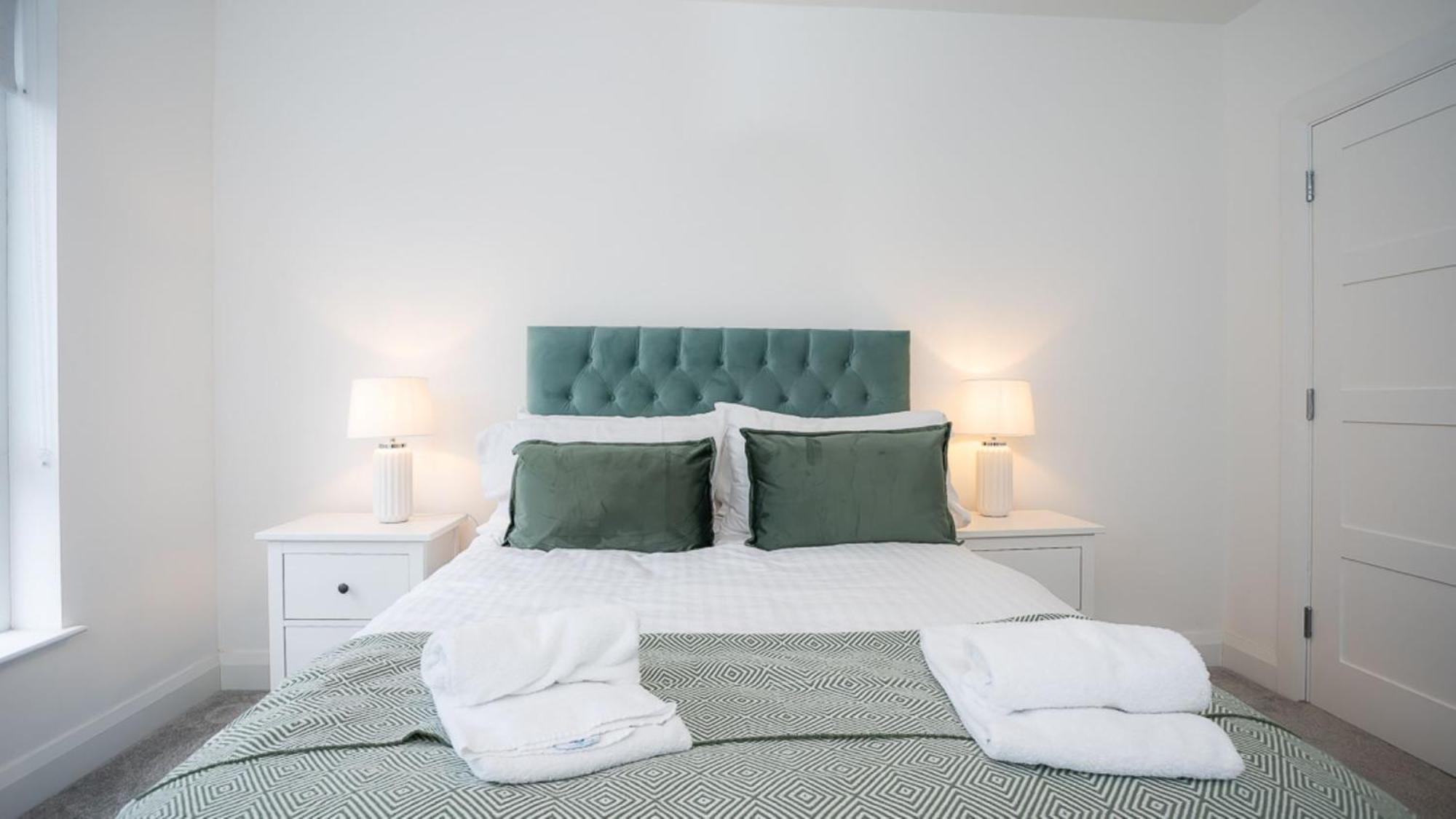 Luxury 4 Bdr House By Breaks * Belfast