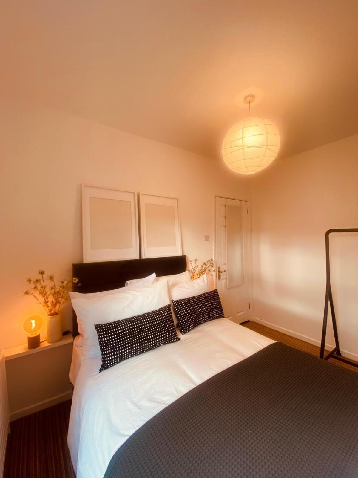 Spacious 2bed - 10 Mins To City - Free Parking Belfast