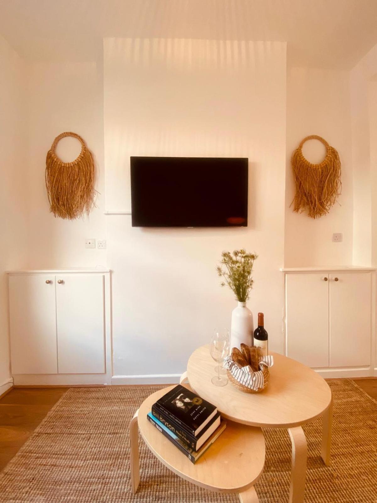 Spacious 2bed - 10 Mins To City - Free Parking Holiday home Belfast