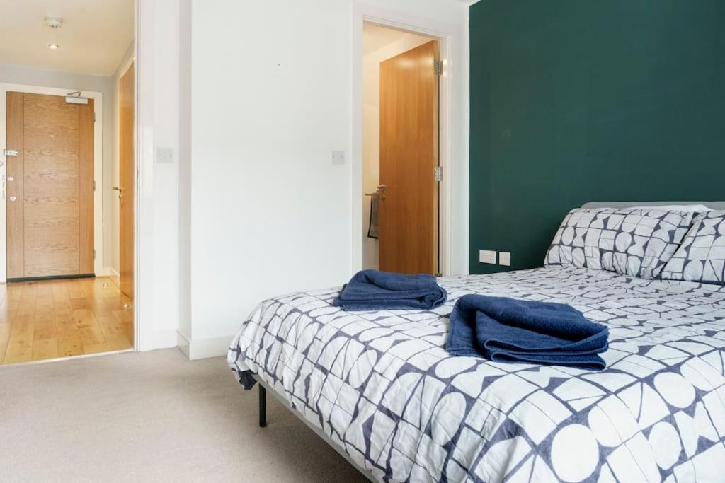 Stylish Centre 2 Bedroom With Cityscape View * Belfast