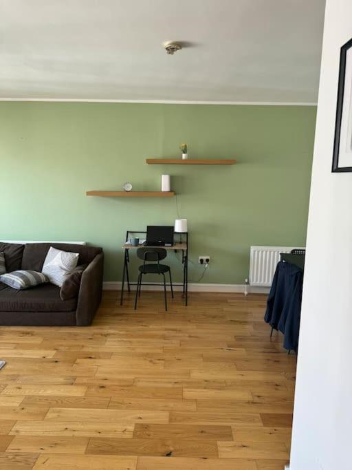 Stylish Centre 2 Bedroom With Cityscape View Apartment
