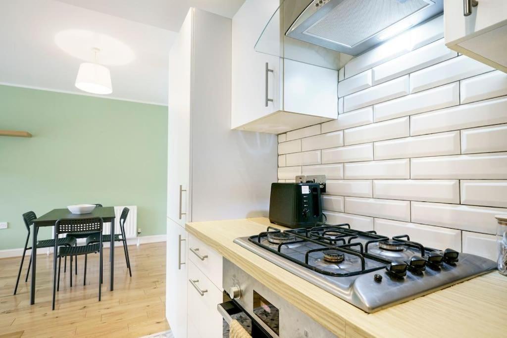 Apartment Stylish Centre 2 Bedroom With Cityscape View *
