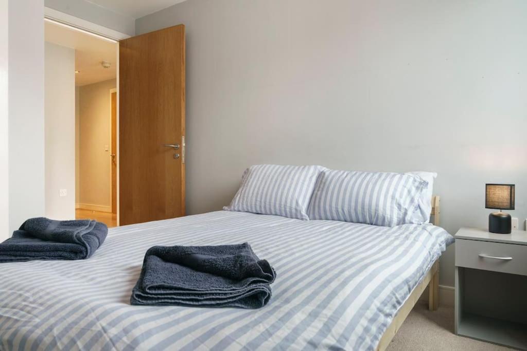 Stylish Centre 2 Bedroom With Cityscape View Apartment Belfast