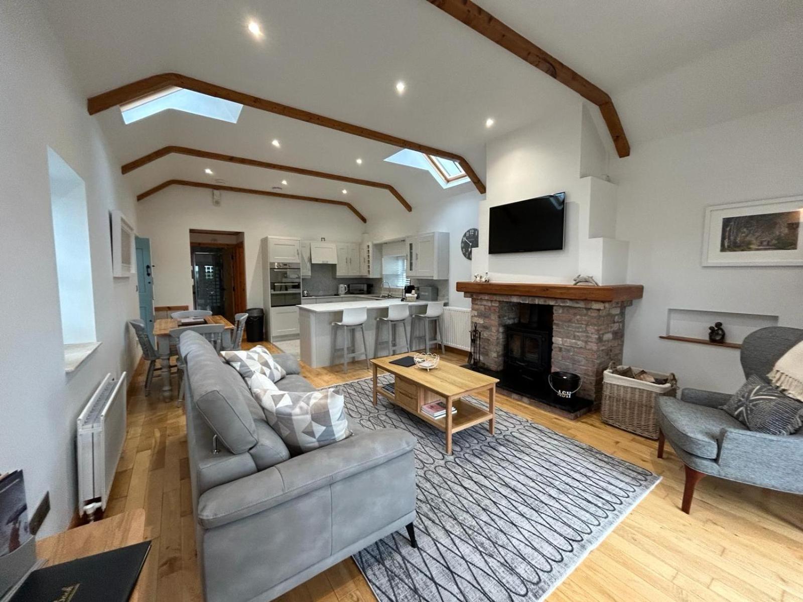 The At Ashbrook - Charming Country Near Holiday home Belfast