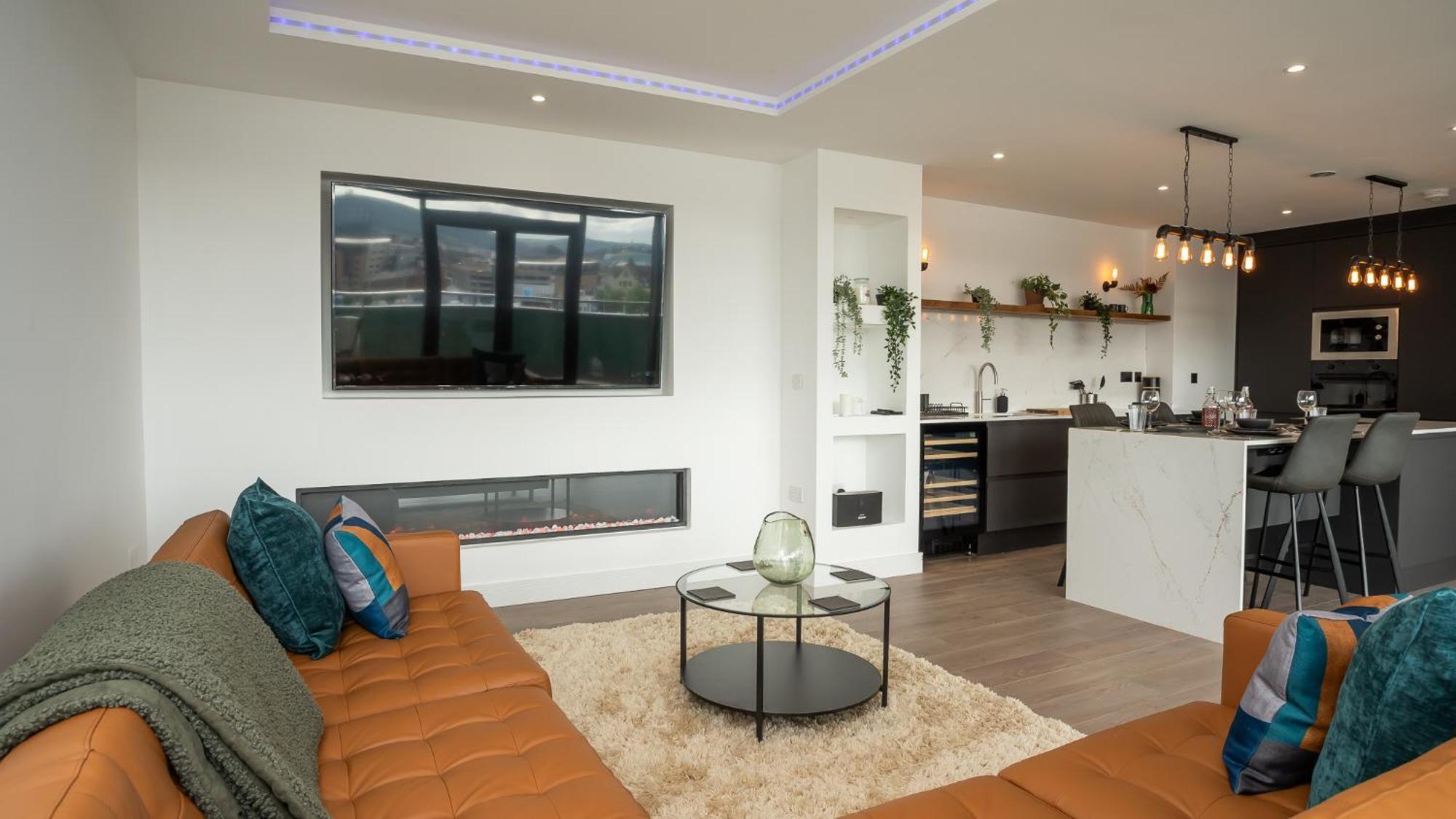 3 Bdr Centre Penthouse By Breaks * Belfast
