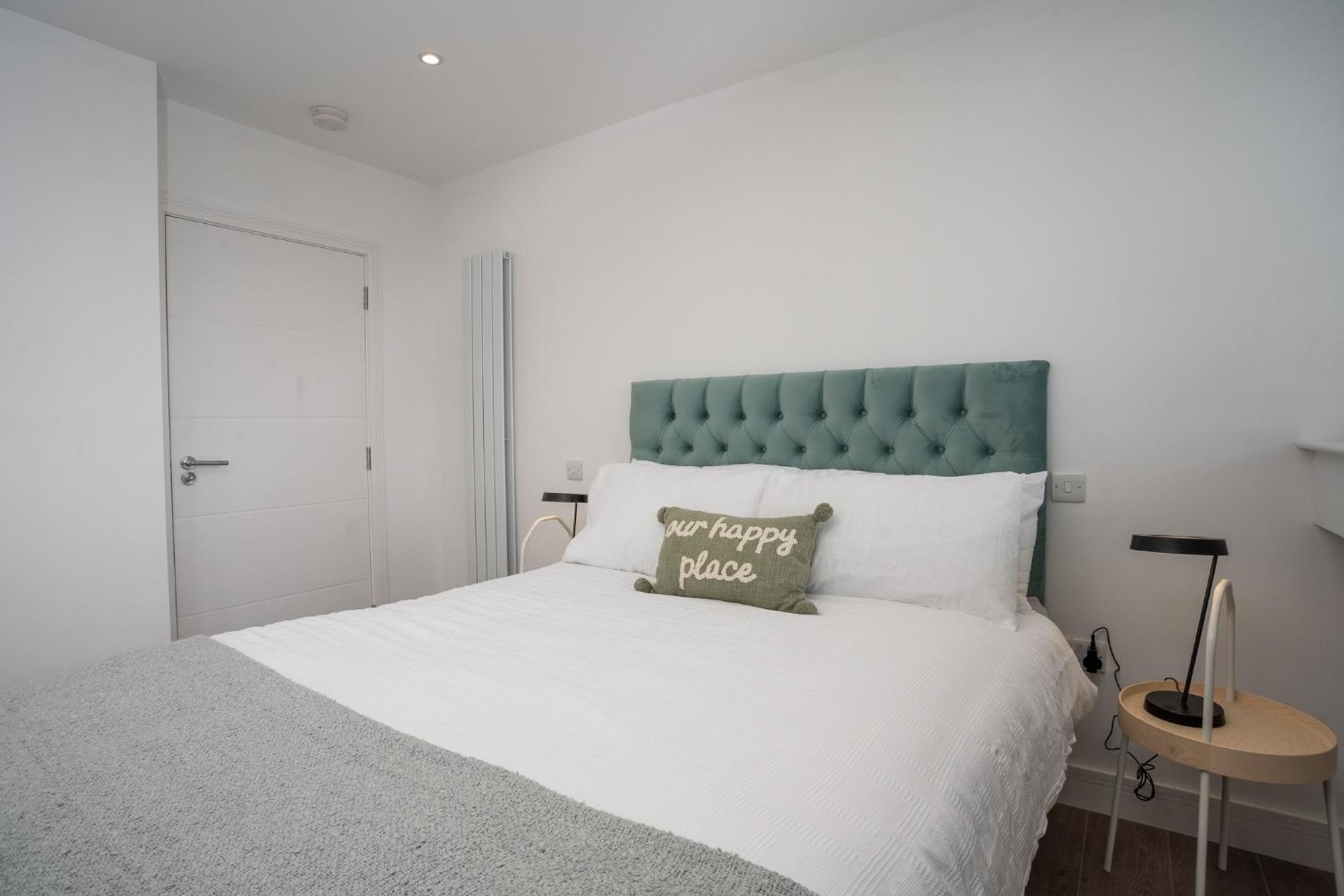 3 Bdr Centre Penthouse By Breaks * Belfast