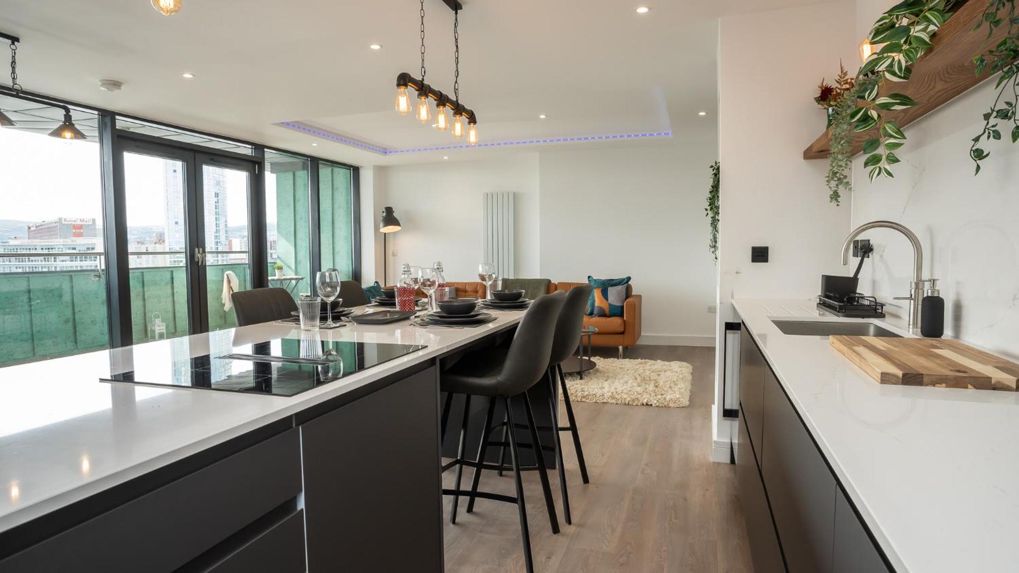 Apartment 3 Bdr Centre Penthouse By Breaks *