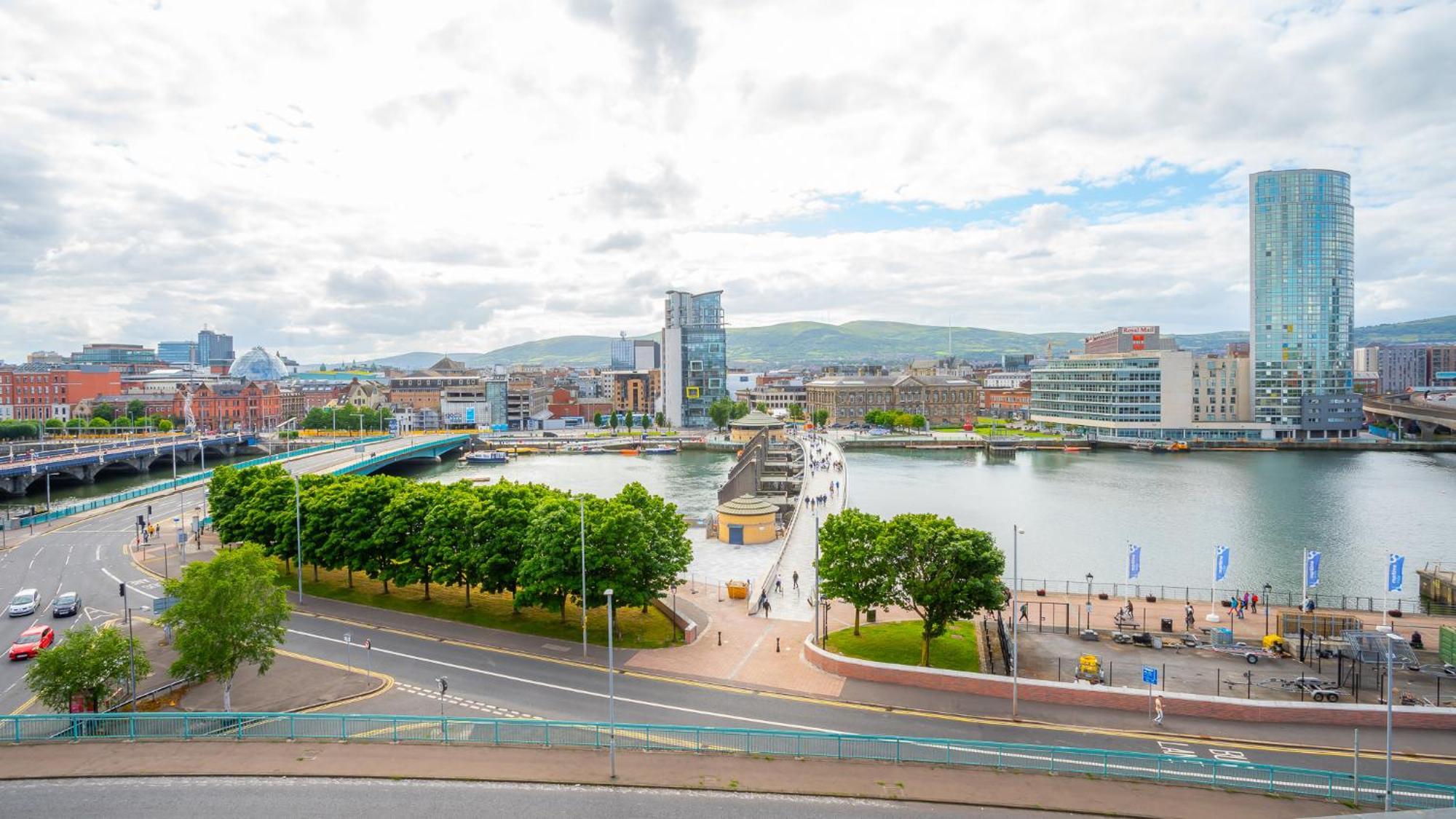 Apartment 3 Bdr Centre Penthouse By Breaks *