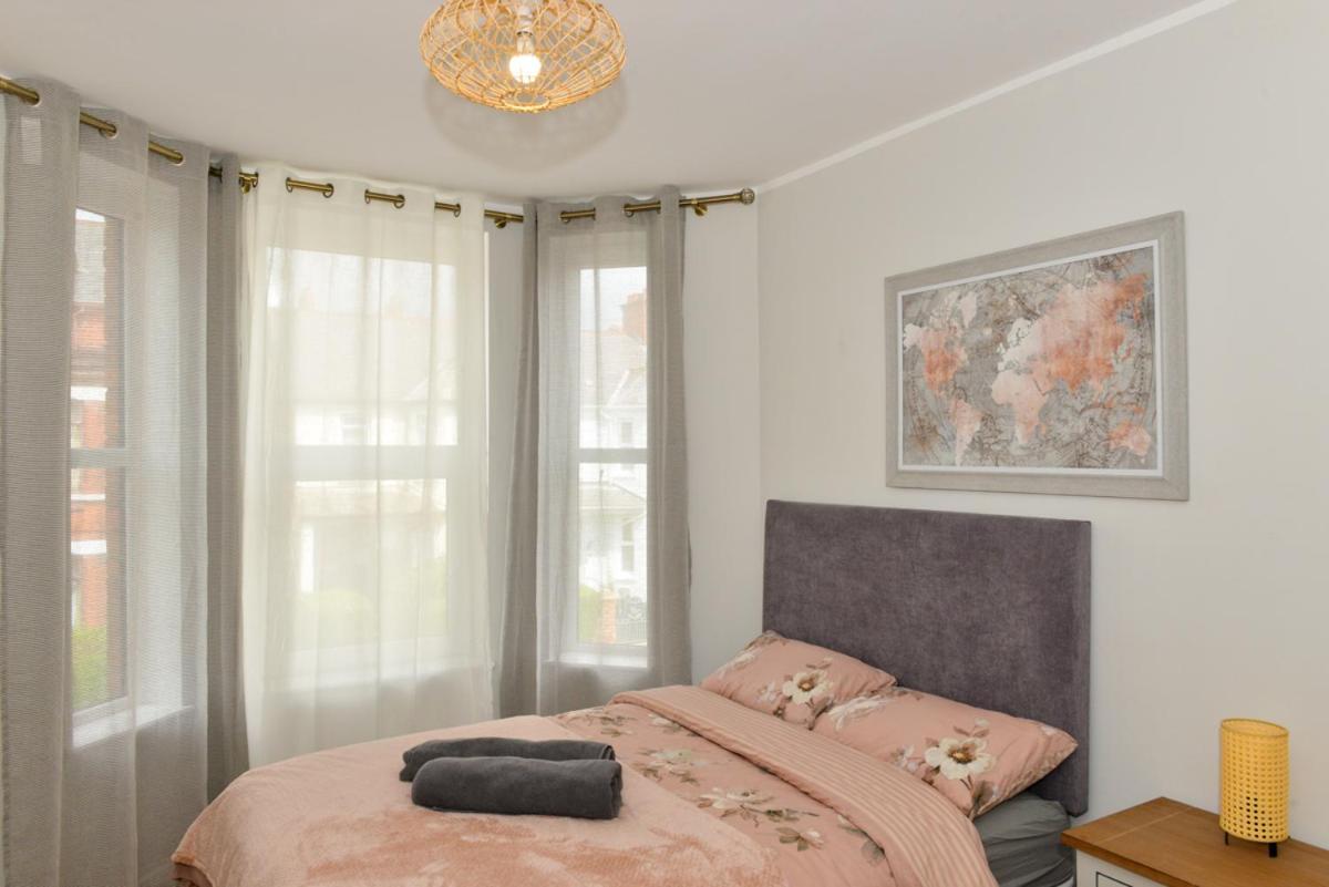 Apartment Esterville 1 And 2 Bedrooms Hot Tub Availability Belfast