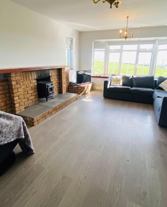 Valley 3 Bedroom Retreat In Craigantlet Hills *