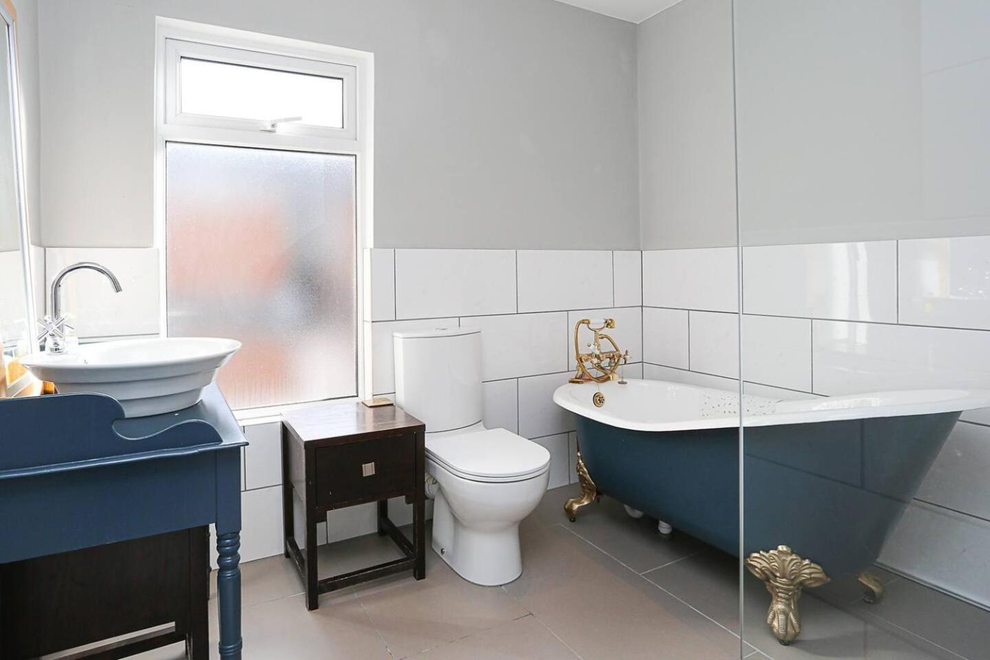 Gateway Abode Near City Centre W Street Parking Holiday home *