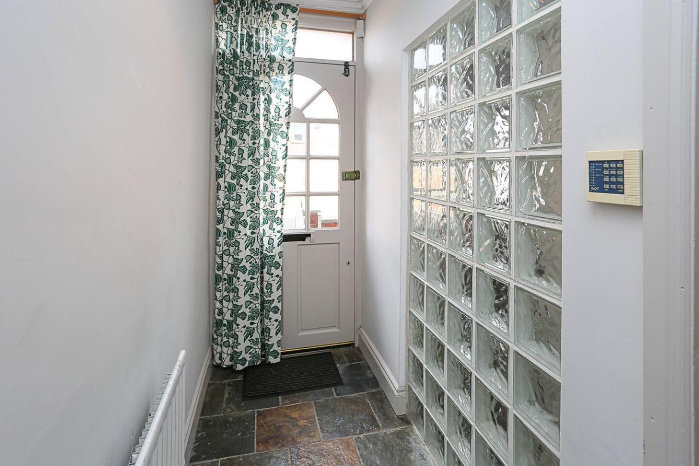 Gateway Abode Near City Centre W Street Parking Holiday home Belfast