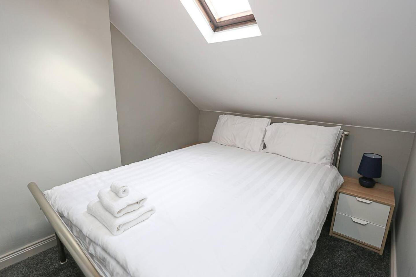 Gateway Abode Near City Centre W Street Parking Holiday home *