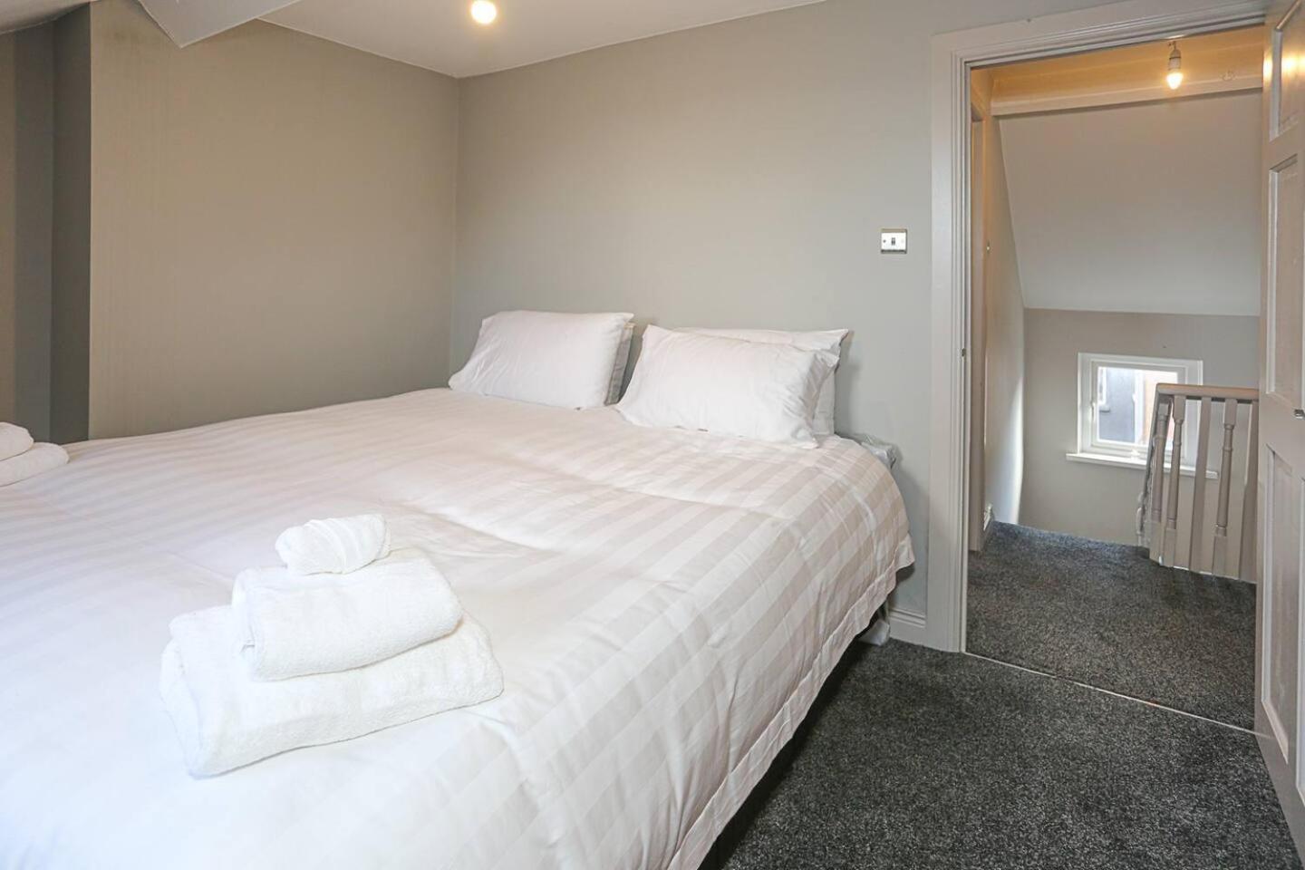 Gateway Abode Near City Centre W Street Parking Holiday home Belfast