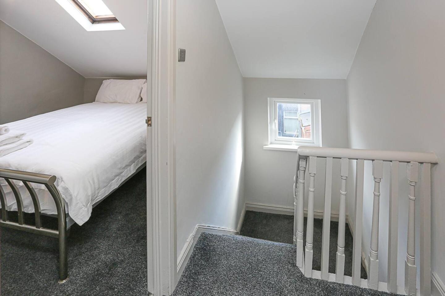 Gateway Abode Near City Centre W Street Parking Belfast
