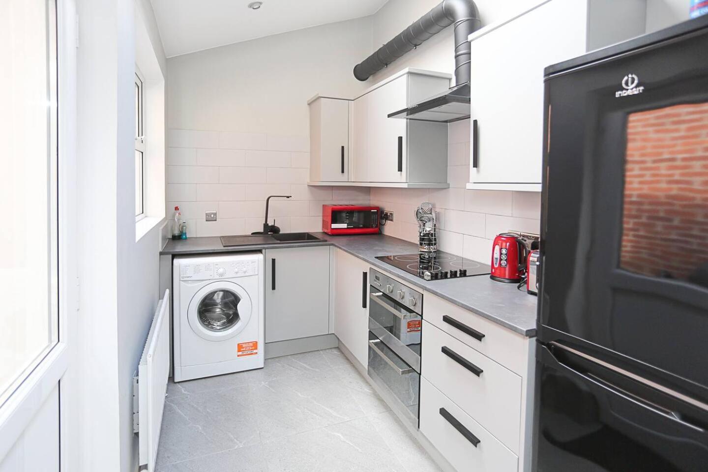 Gateway Abode Near City Centre W Street Parking Holiday home *