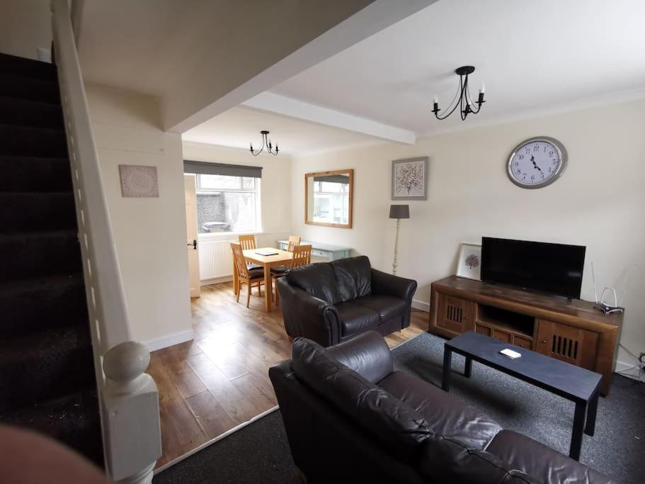 House Near Airport, Titanic Qtr & Sse Arena * Belfast