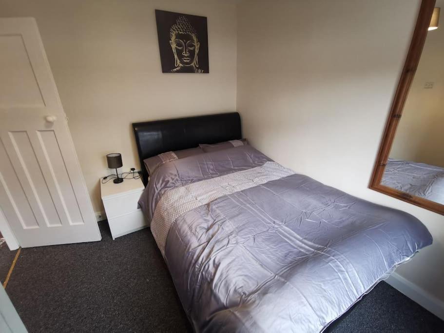 House Near Airport, Titanic Qtr & Sse Arena Holiday home Belfast