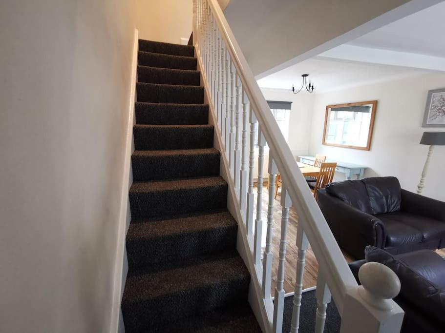 Holiday home House Near Airport, Titanic Qtr & Sse Arena *