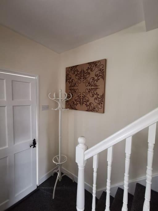 House Near Airport, Titanic Qtr & Sse Arena *