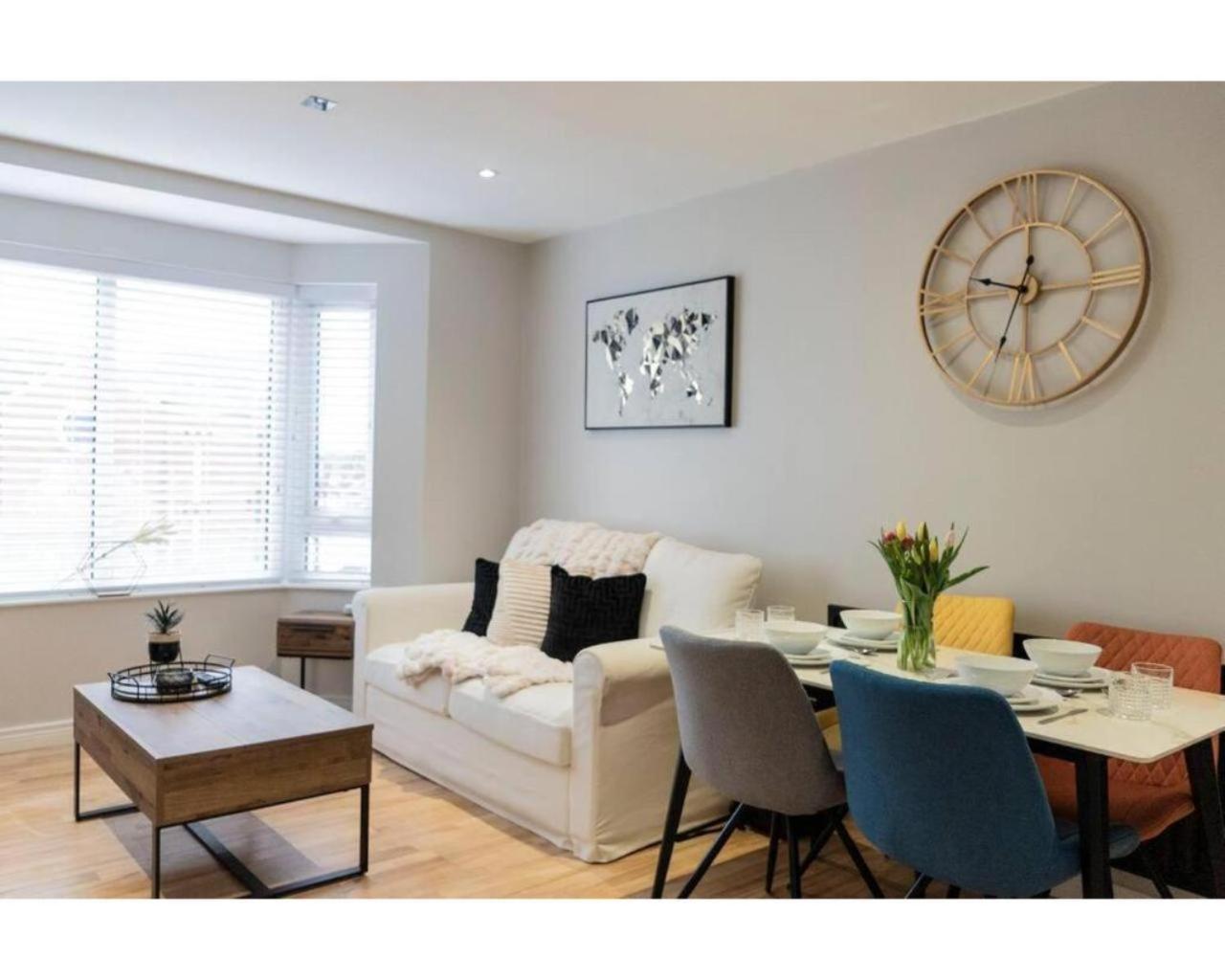 Queen's Hideaway Apartment
