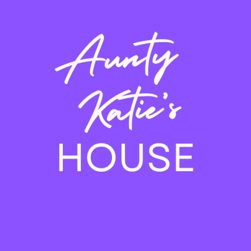 Aunty Katie'S House, Ni Tourist Board Certified & Located On The Main Oldpark Road To Belfast, With Free Continental Breakfast & Free Ultra Fast Sky Internet, Free Sky Sports & Free Sky Cinema, Self-Check In After 10Pm Gmt Hostel