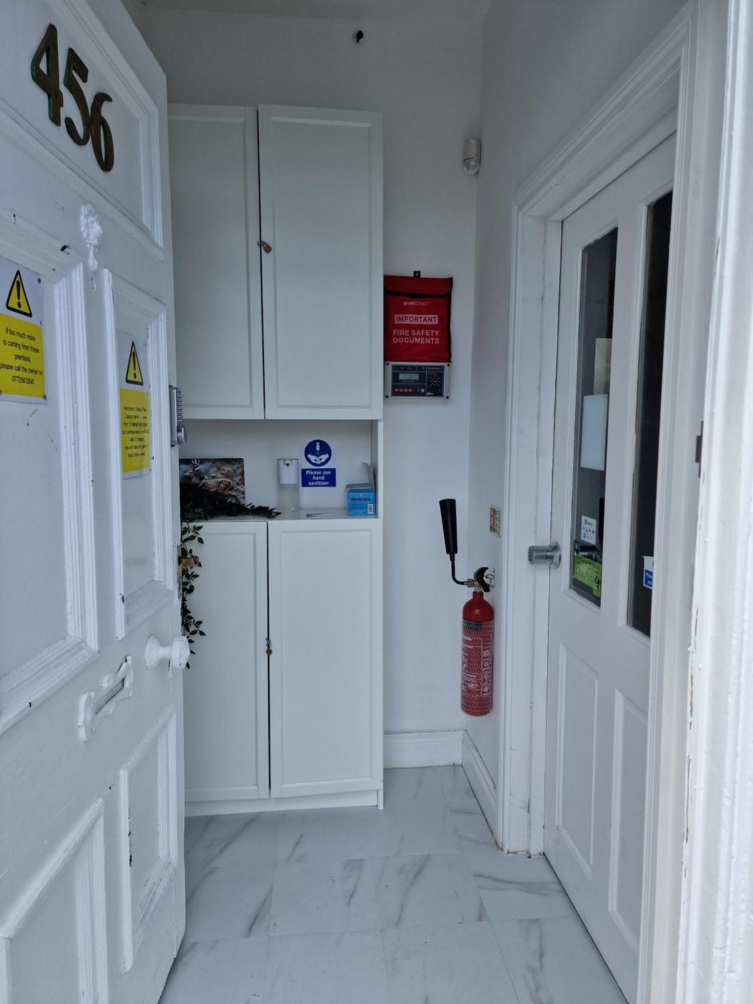 Aunty Katie'S House, Ni Tourist Board Certified & Located On The Main Oldpark Road To Belfast, With Free Continental Breakfast & Free Ultra Fast Sky Internet, Free Sky Sports & Free Sky Cinema, Self-Check In After 10Pm Gmt *