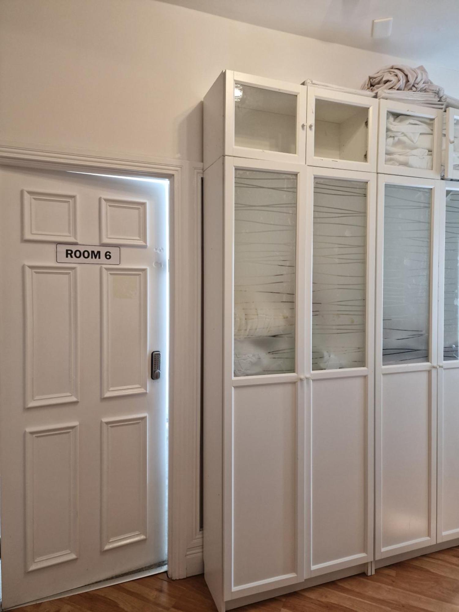 Hostel Aunty Katie'S House, Ni Tourist Board Certified & Located On The Main Oldpark Road To Belfast, With Free Continental Breakfast & Free Ultra Fast Sky Internet, Free Sky Sports & Free Sky Cinema, Self-Check In After 10Pm Gmt Belfast