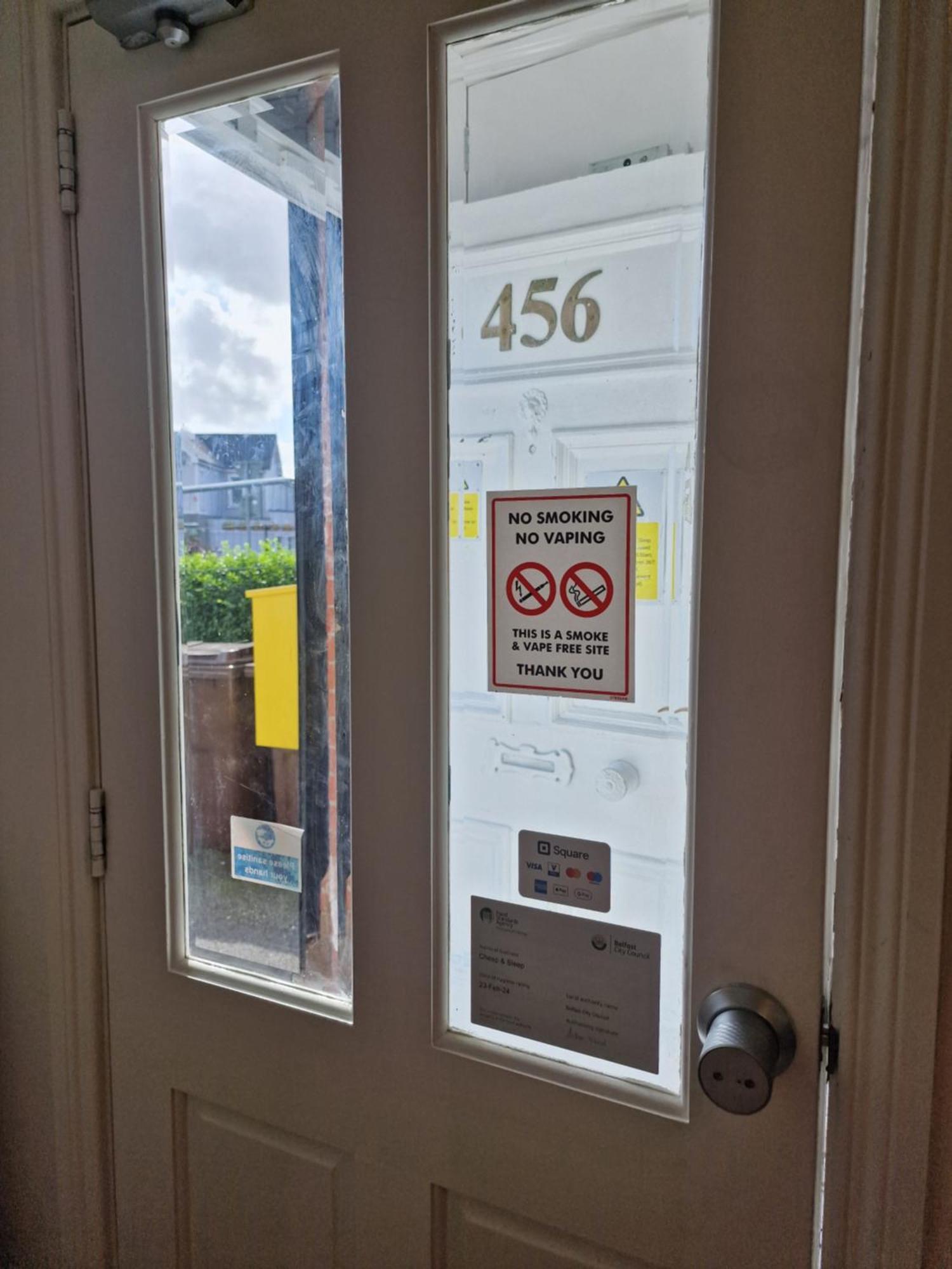 Hostel Aunty Katie'S House, Ni Tourist Board Certified & Located On The Main Oldpark Road To Belfast, With Free Continental Breakfast & Free Ultra Fast Sky Internet, Free Sky Sports & Free Sky Cinema, Self-Check In After 10Pm Gmt *